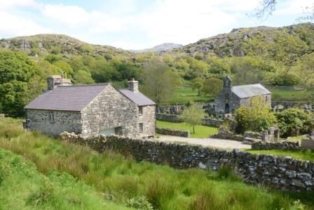 https://newex.headwater.com/holiday-hotels/?HolidayID=166&HotelID=194&HolidayName=Wales-UK+%2D+Wales+%2D+Ll%26%23375%3Bn+Peninsula+%2D+Wales+Coastal+Path-&HotelName=Ll%26%23375%3Bn+Trek+">Llŷn Trek 